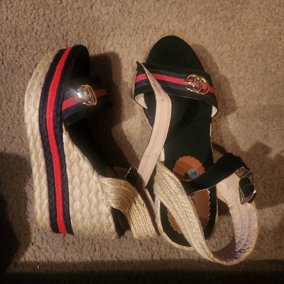 Women Wedge Sandals - Picture 2 of 3